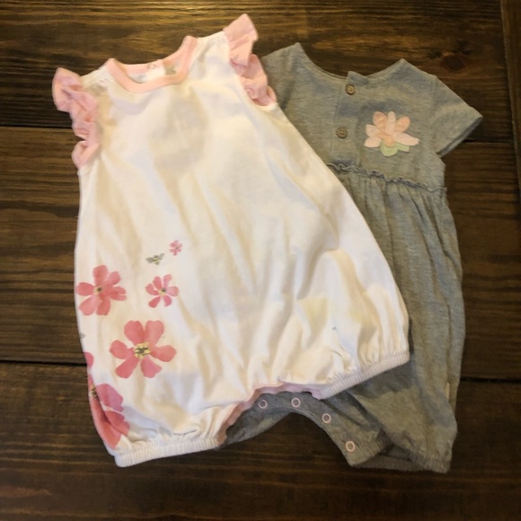 2 Burts Bee's rompers 6-9 months. - Picture 1 of 5